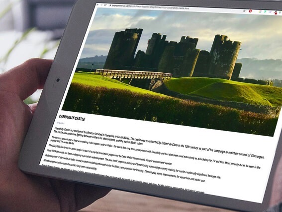 Person reading a blog on a tablet